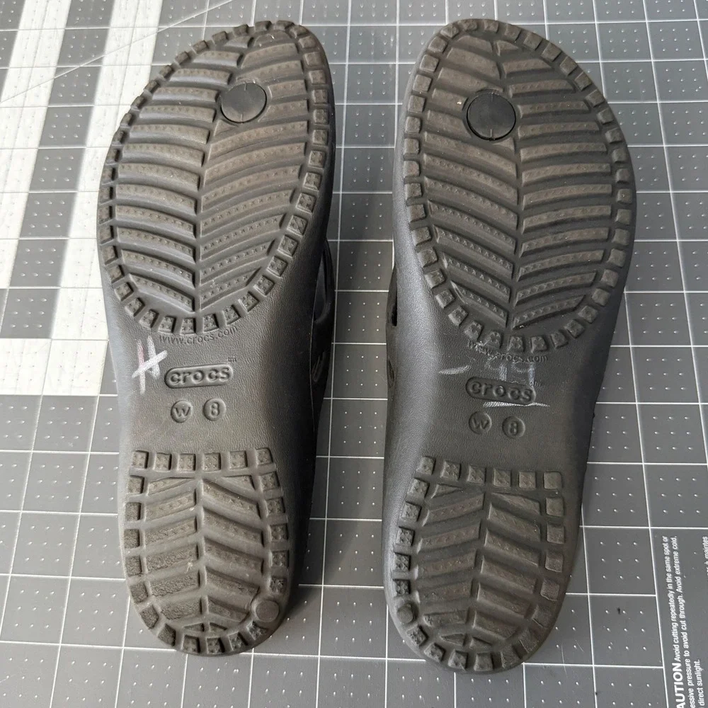 Crocs Kadee II Flip Flops Womens 8 Black Strappy Comfort Sandals Iconic Comfort